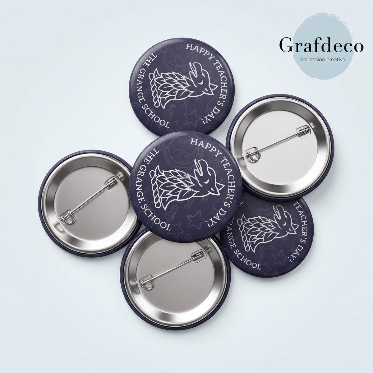 Chapitas personalizadas con alfiler impresas a todo color, vistas de frente y por el reverso metálico